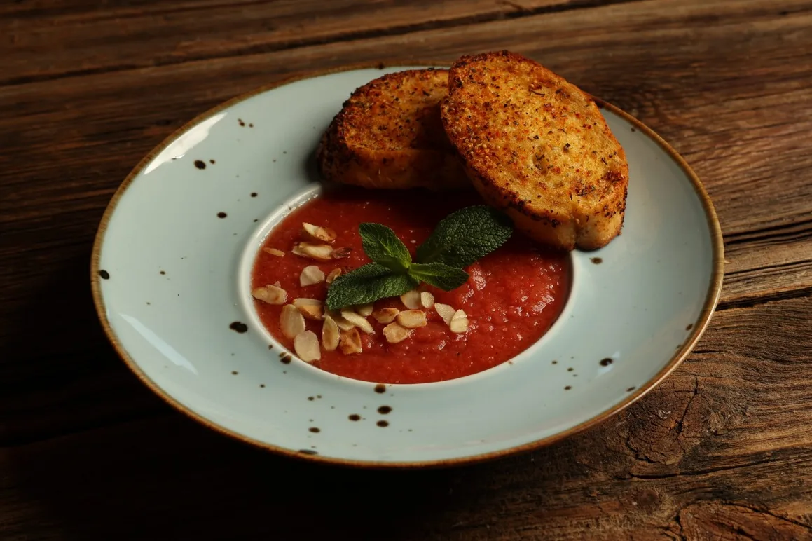 GAZPACHO (CHŁODNIK) POMIDOROWO-ARBUZOWE