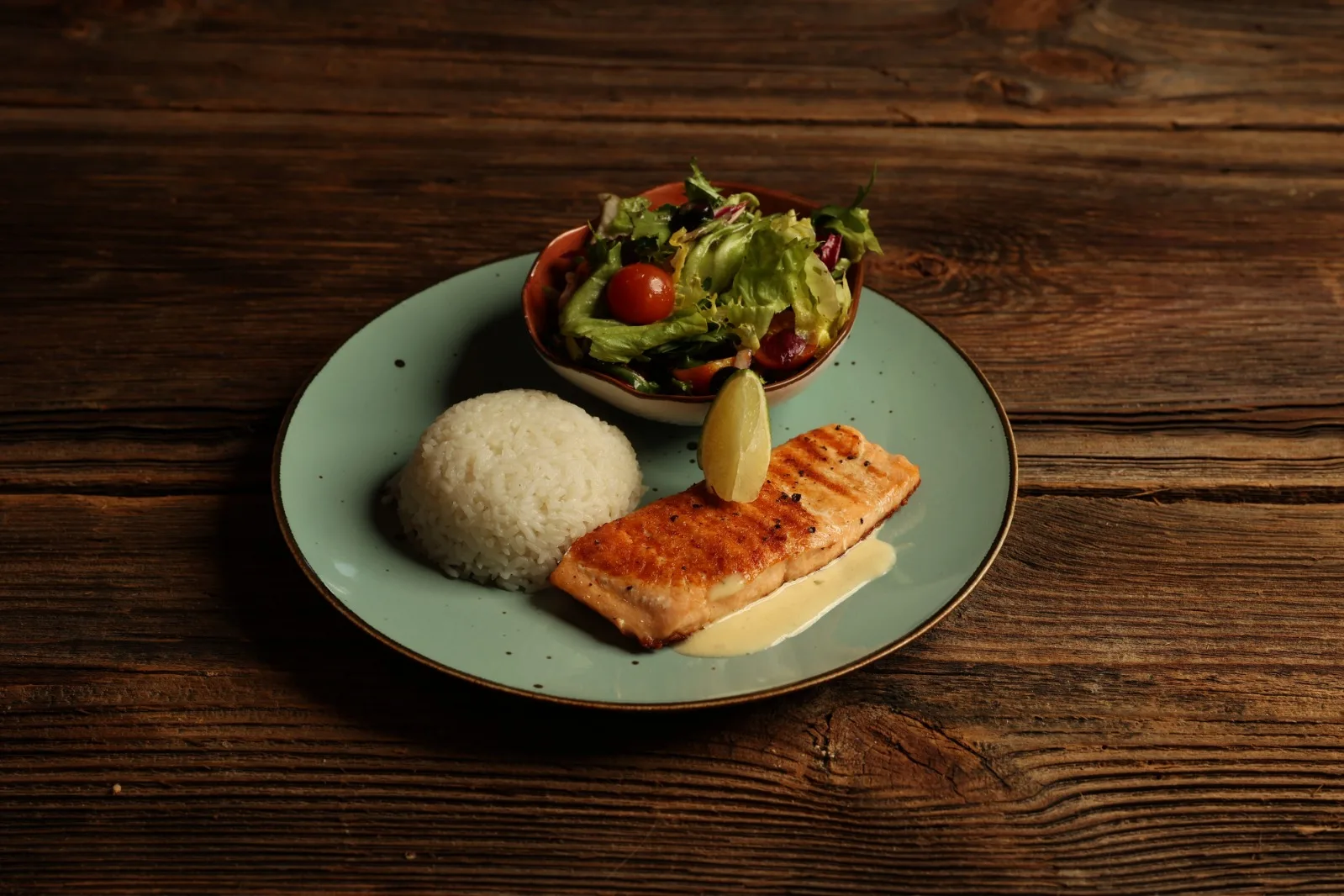 SALMON IN LIME SAUCE (ŁOSOŚ) [180 g]